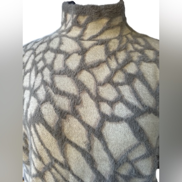 Halogen Fuzzy Abstract Stone Mock Neck Sweater Medium Cozy Gray Beige Fall - Picture 6 of 9